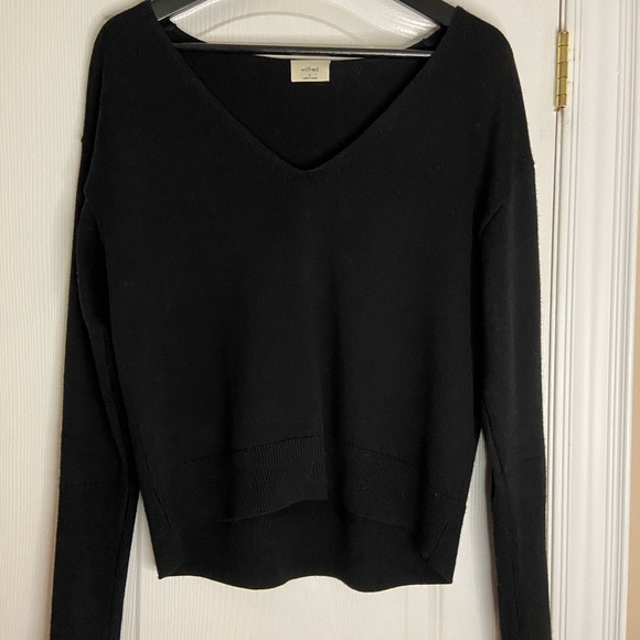 Aritzia Cyprie V-neck Sweater - Picture 4 of 7